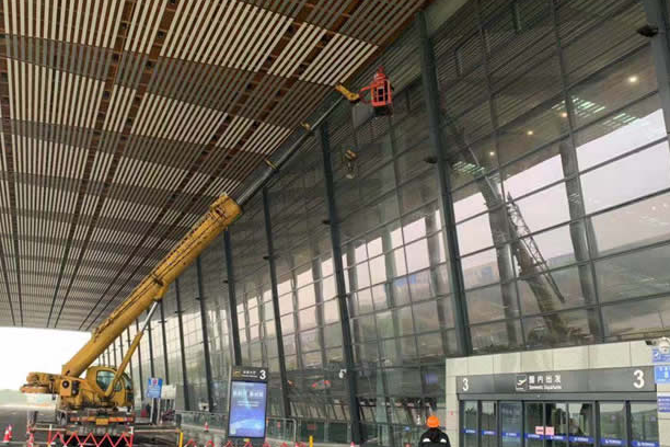 浩口原种场玻璃幕墙维护和保养